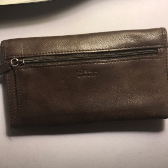 Fossil Leather Wallet - Picture 3 of 3